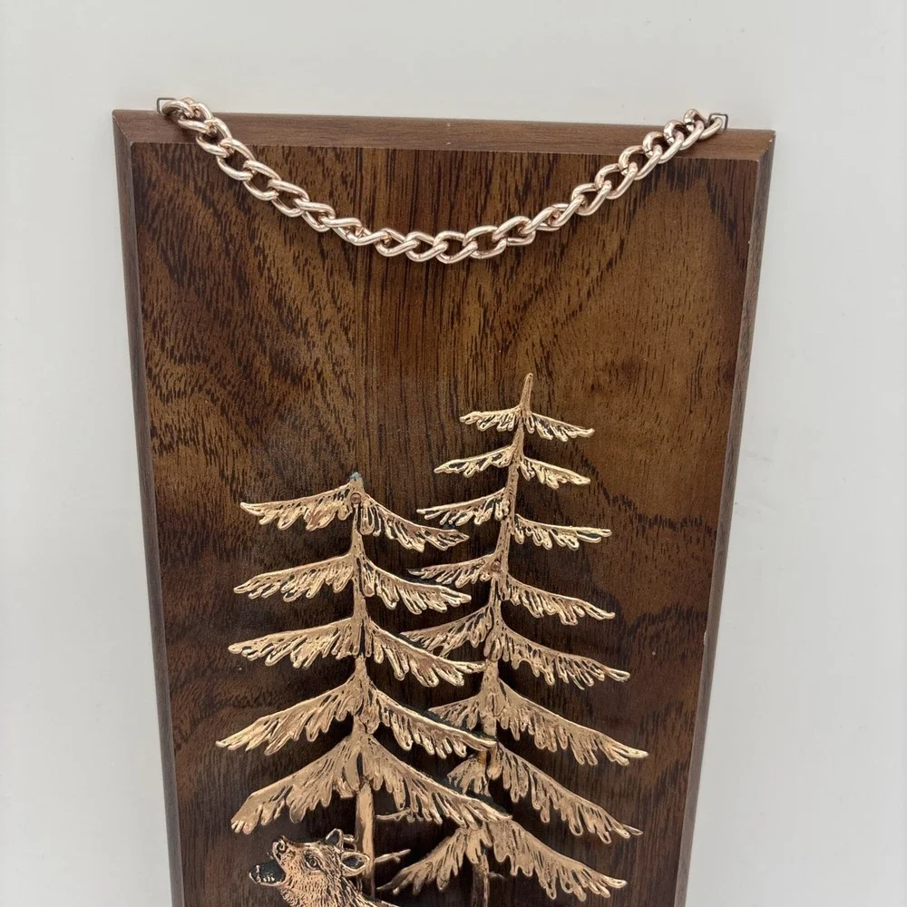A &M Canada Vintage Hanging Good Tone Wall Plaque Wolf And Pine Tree